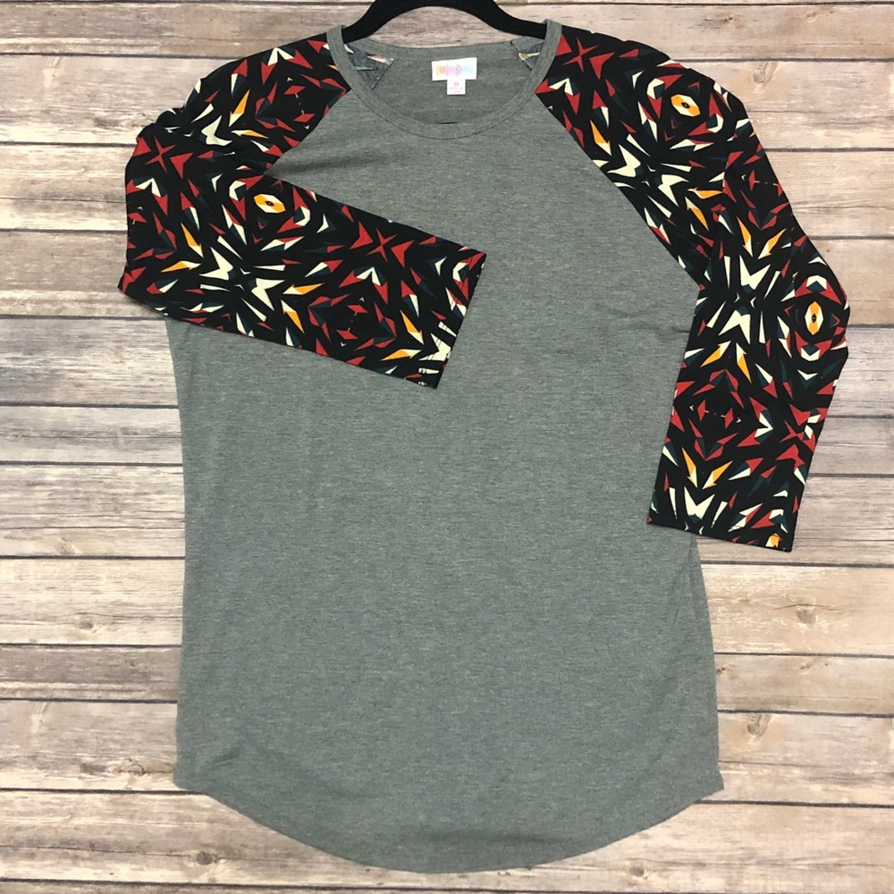 ♦️2/$30 unisex LuLaRoe Randy Baseball T